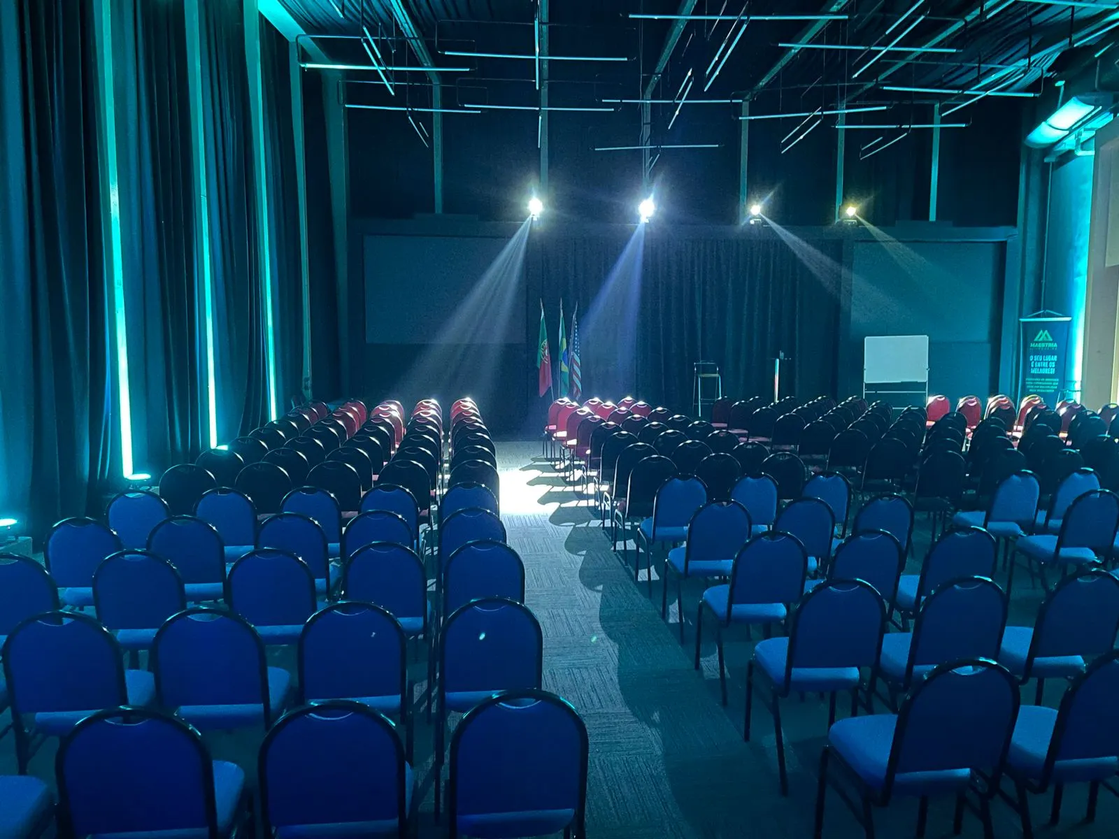 Auditório lotado no Espaço CoRealize