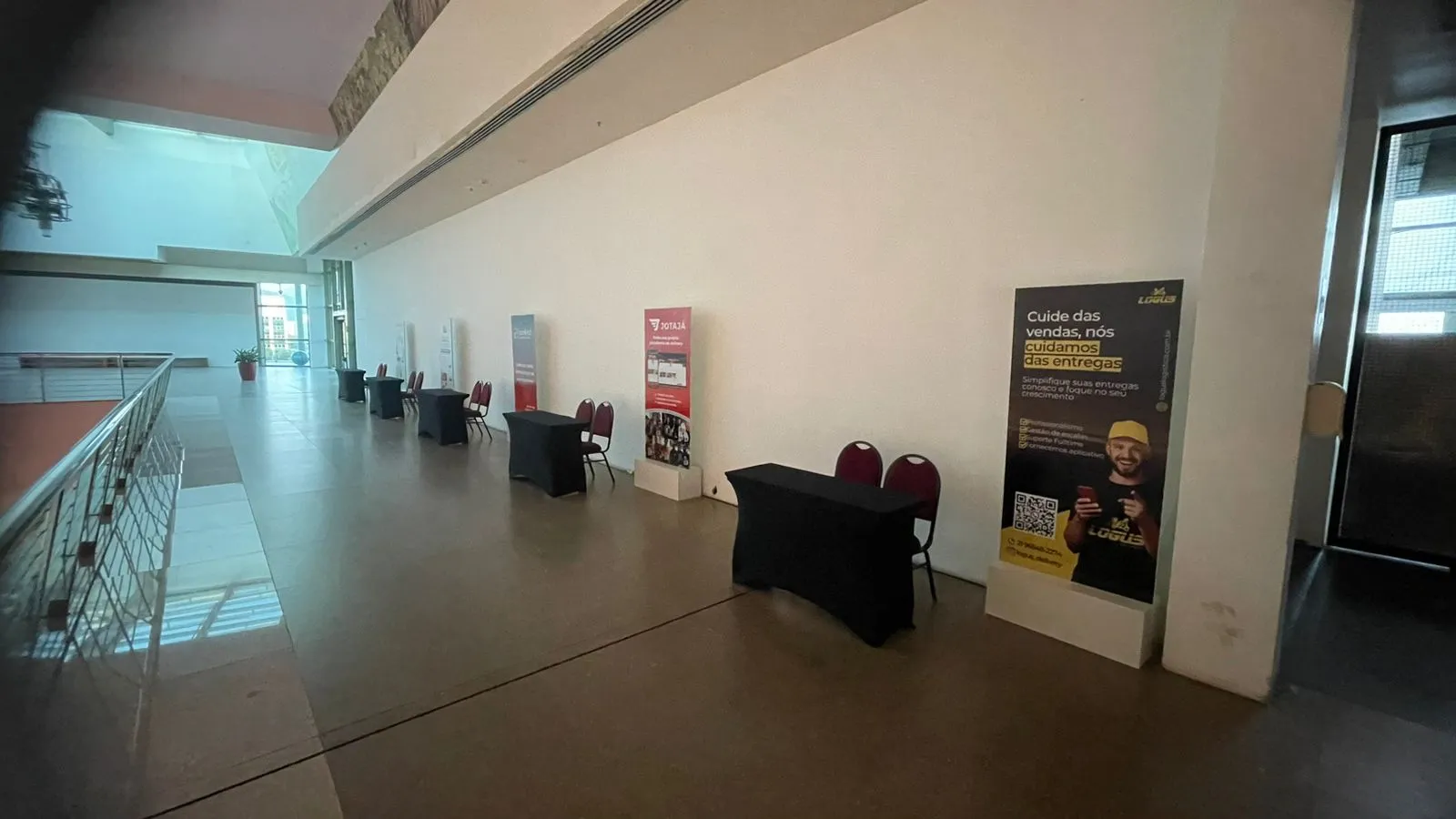 Hall de estandes e patrocinadores